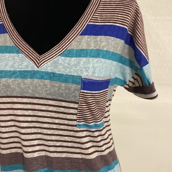WOMEN’S striped V-neck short sleeve pocket T-shirt. Size S - Picture 2 of 4